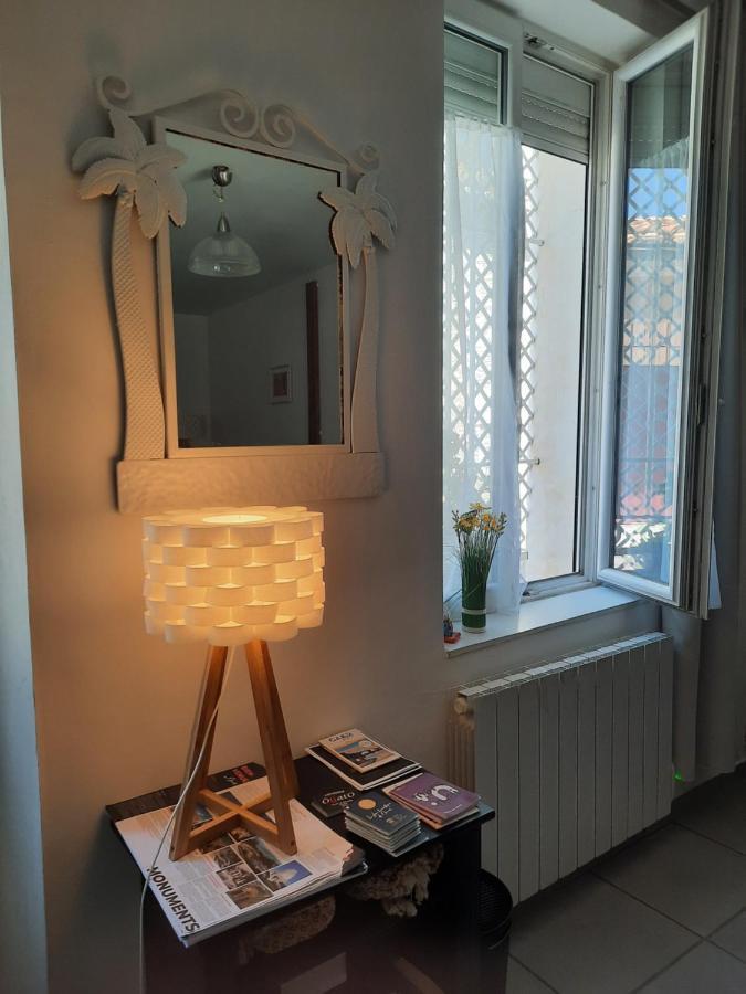 Agreable Appartement T2 Proche Centre Nîmes Exterior photo