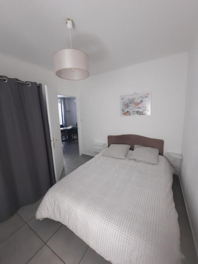 Agreable Appartement T2 Proche Centre Nîmes Exterior photo